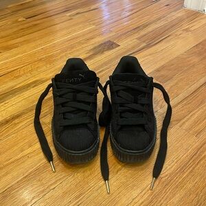PUMA Women’s Fenty Creeper Phatty Size 7 Black